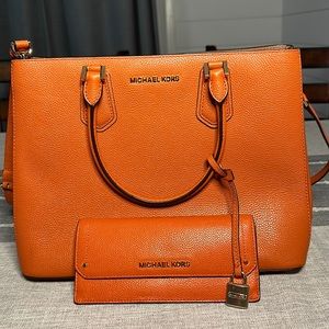 Authentic Michael Kors MK Large Mercer Tote & Wallet